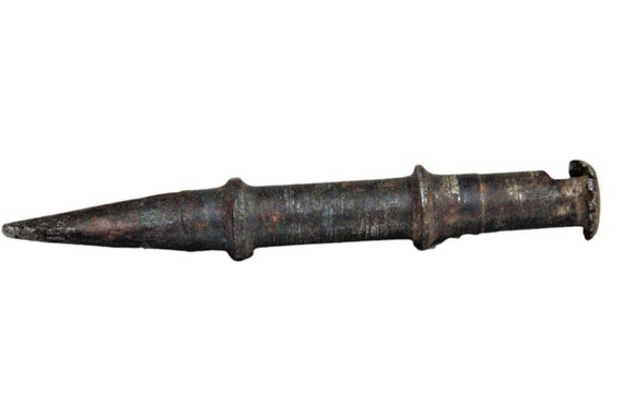 Vintage Iron Masonry Tool– Antique Chisel and Tent Fixing Nail | Rustic Hand Tool Collectible | Unique Industrial Decor for Home or Workshop