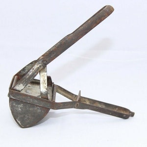 Vintage Tin Iron Fruit Juicer: Rustic Farmhouse Kitchen Decor