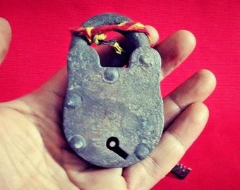 Collectible Old Vintage Handmade Original Iron Aligarh Padlock with Key Q19