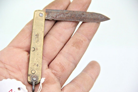 Vintage Indian Folding Knife – Old Brass Handle and Iron Blade, Unique Antique Design, Rare Handmade Collectible for Retro Enthusiasts Z11