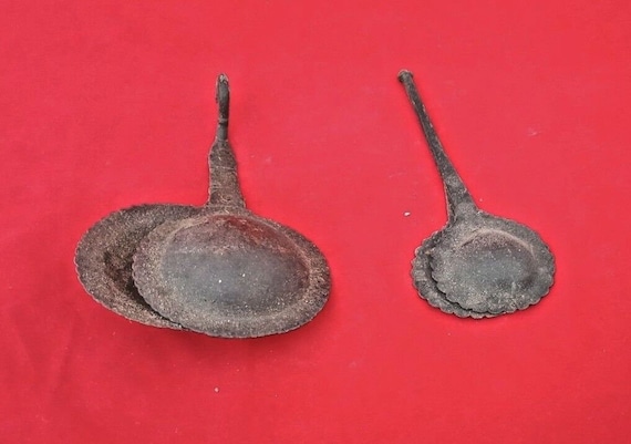 Vintage Hand Carved Iron Makeup Kajal Box Rare Eyeliner Powder Container, Traditional Cosmetic Storage, Unique Decor Piece Collectible India