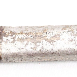 Portasigarette vintage con accendino incorporato – Importato dall'India, custodia in metallo da collezione unica, accessorio retrò per fumatori per gli appassionati