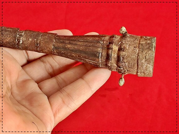 1930s Vintage Iron and Clay Handcrafted Chilam Smoking Pipe– Collectible Piece | Unique Gift for Tobacco Artifact Enthusiasts | Rustic Decor