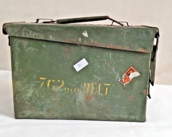 Vintage Militärmunitionsbox, rustikaler Metallbehälter, Armeedekor