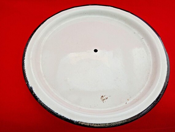 Vintage White & Blue Enamel Pot Lid– Round Metal Cooking Cover, Old Classic Cookware, Antique Kitchen Decor, Rustic Chic Design Perfect Gift