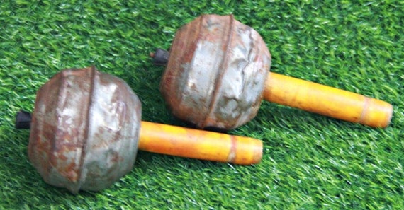 Rare 2-Piece Hand Crafted Maracas – Metal & Wood Vintage Percussion Set, Band Jhunjhuna, Retro Musical Instruments for Unique Rhythmic Sound