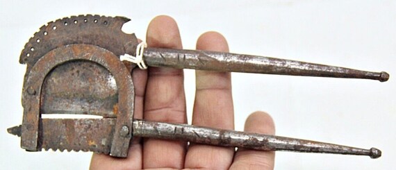 Old Vintage Handmade Iron Betel Nut Cutter (Sarotha) – Rare Indian Rustic Decor, Unique Collectible Kitchen Accessory, Antique Craftsmanship