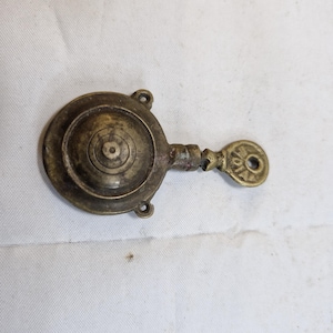 Soporte de latón antiguo para kohl Surma Dani, bote antiguo para delineador de ojos, recipiente indio para kajal, almacenamiento tradicional de cosméticos, decoración étnica