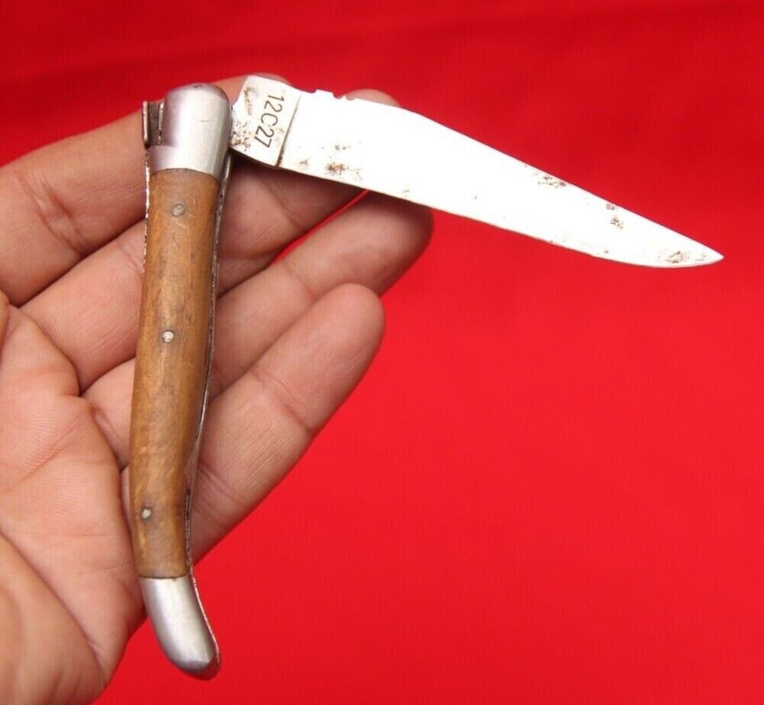 Laguiole Pocket Knife: Arto France, Broom Wood Handle, 12C27 Steel