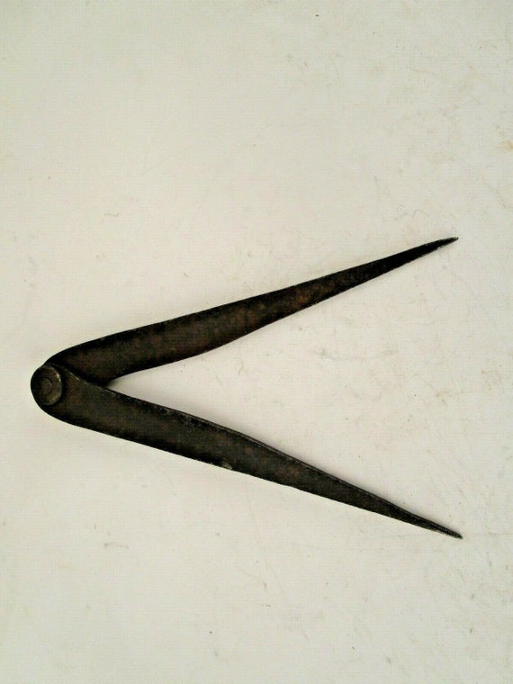 Vintage 1900's Indian Iron Divider Compass, Antique Machinist Tool, Old Iron Caliper, Mystery Tool from India, Unique Collectible