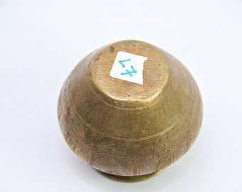 ヴィンテージの彫刻入り真鍮製ロタ：インドの聖水器、民族装飾