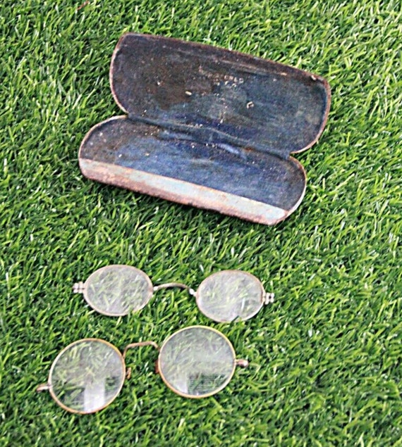 Authentic Vintage Gandhi-Style Spectacles with Iron Case– Eyewear Collectible with Original Glass Lens – Perfect for Restoration Enthusiasts