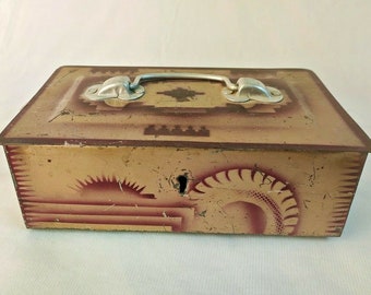 Vintage Iron Vanity Box: Antique Painted Jewelry Storage with Mirror