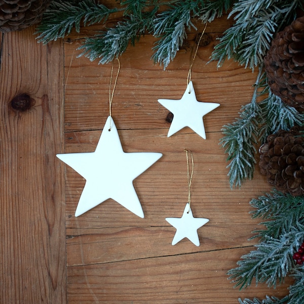 Décorations de Noël à suspendre en porcelaine étoiles