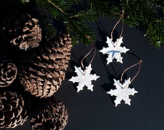 Christmas decorations to hang in porcelain flakes