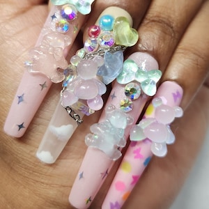 coquette nails with charms｜TikTok Search