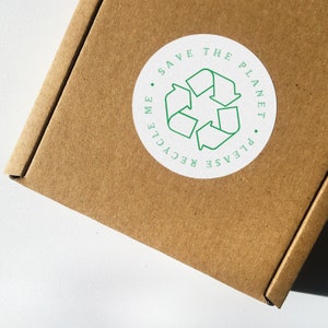 100% Recycled Biodegradable “Save the planet! Please recycle me!” in green. paper labels for eco friendly packaging. Recyclable stickers.