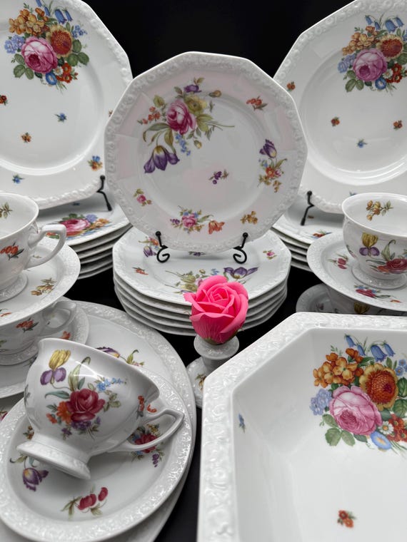 Antique Rosenthal Maria Sommerstrauss Dinnerware Set: 32-piece Bavaria Service