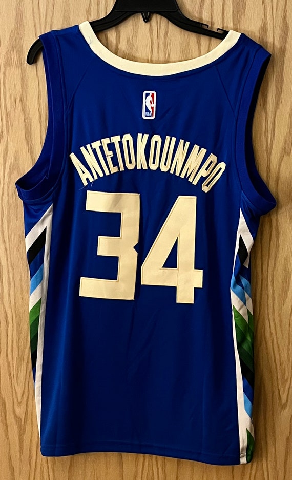 Giannis Antetokounmpo Milwaukee Bucks Autographed Blue Nike 2022