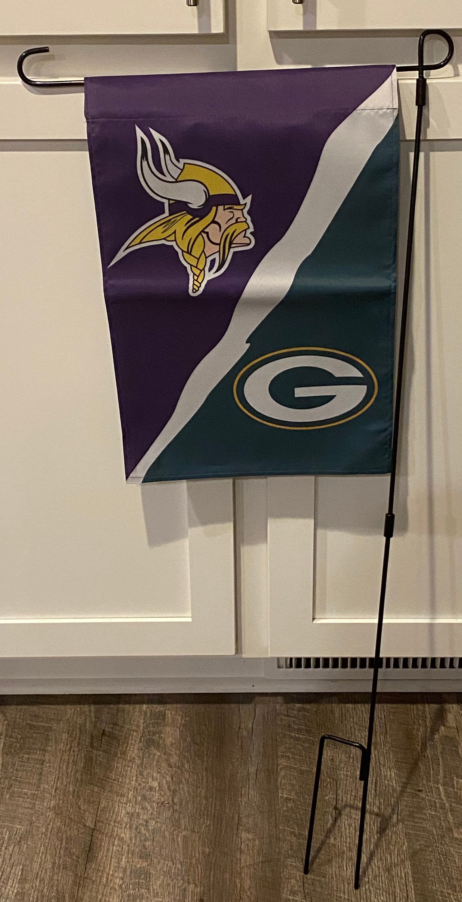 Green Bay Packers/Minnesota Vikings HOUSE DIVIDED Logos Etsy