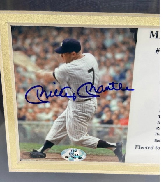 Lot Detail - Mickey Mantle Autographed New Yor Yankees #7 Mitchell