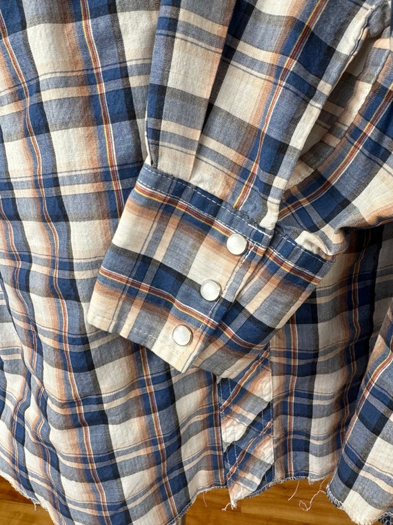 Vintage Wrangler Western Shirt, Pearl Snaps, Blue… - image 5