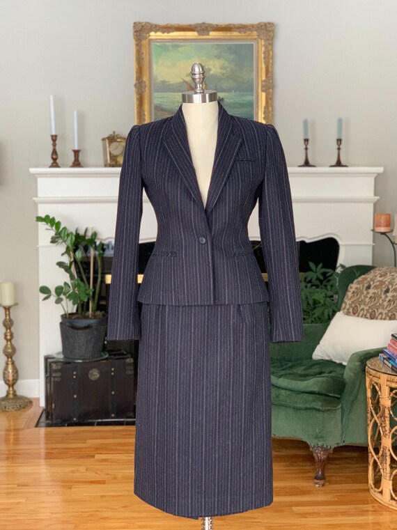 Vintage Sasson women's 2-piece suit, navy blue woo