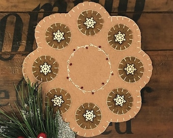 Primitive Stitchery CHRISTMAS Natural Wood Burned Snowflakes Penny Rug ~ WINTER Candle Mat
