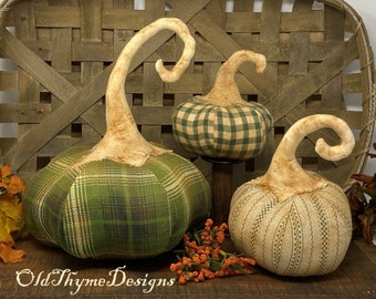 Primitive Trio Of Dark Green Early Autumn Harvest Pumpkins ~ Grungy Halloween Folk Art Farmhouse Decorating