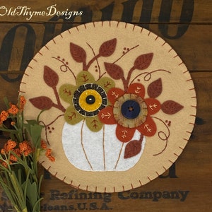 Primitive Stitchery HALLOWEEN Bittersweet Pumpkin of Flowers Penny Rug ~ FALL Candle Mat