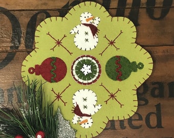 Primitive Stitchery CHRISTMAS Snowman & Ornaments Penny Rug ~ WINTER Candle Mat