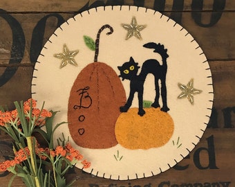 FALL Primitive Stitchery HALLOWEEN Cat Pumpkin Stars &quot;Boo&quot; Penny Rug Candle Mat