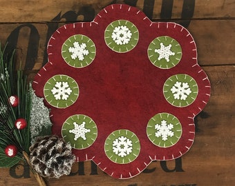 Primitive Stitchery CHRISTMAS Snowflakes Penny Rug ~ WINTER Cranberry and Green Candle Mat