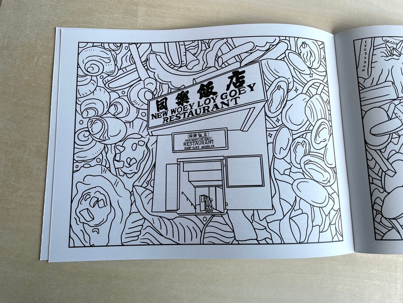 Peut inclure: Une illustration en noir et blanc d'un restaurant appel&eacute; "New Woey Loy Goey Restaurant" avec une enseigne au-dessus de l'entr&eacute;e. Le restaurant est entour&eacute; d'une vari&eacute;t&eacute; d'aliments, notamment des boulettes, des nouilles et des l&eacute;gumes.
