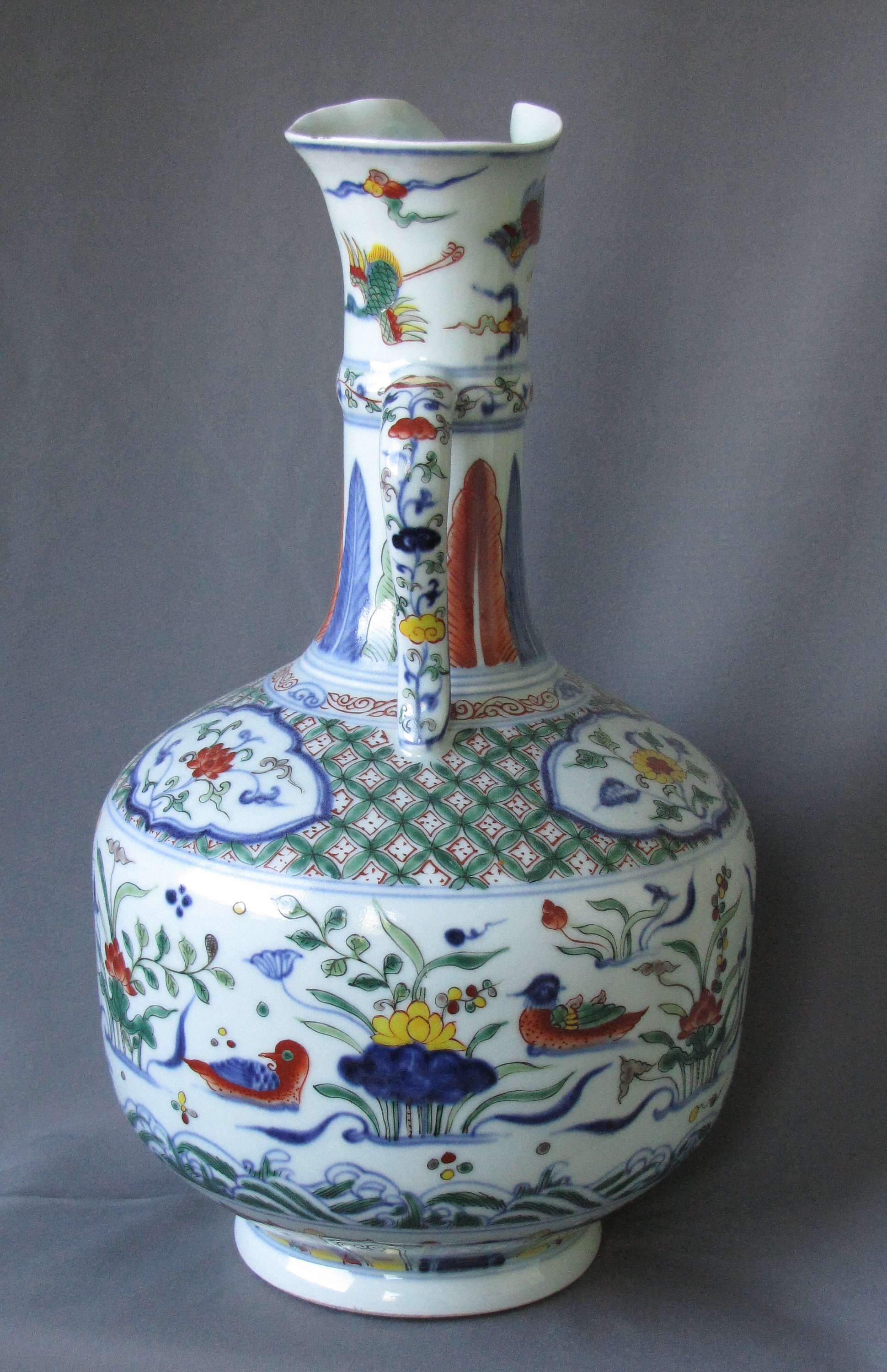 Great Chinese Porcelain Pot With Vibrant Wucai Glaze Etsy