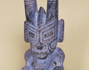 Escultura de jade chino, representación de Alien con máscara de Sanxingdui