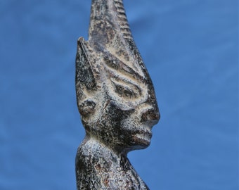 Jade sculptuur van NüWa, een sceptervormende godin uit het Neolithicum