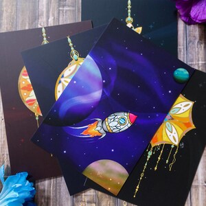 Collection de cartes postales Cosmic Dreams | Lune bleue céleste, Soleil, Lumière stellaire, Unvirse, Fusée vers les rêves