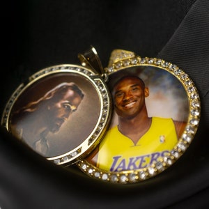 Authentic 10K Yellow Gold Round Medallion Picture Frame Memory CZ Charm Photo Pendant