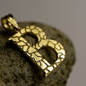 Collares con colgante con inicial de pepita de oro amarillo de 10 quilates con corte de diamante auténtico para hombres y mujeres