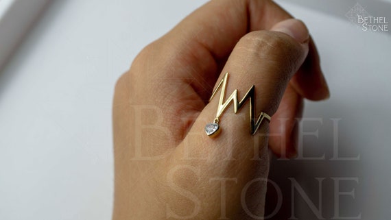 Gold heartbeat wedding rings with diamond WHR0442LM| Design yourself