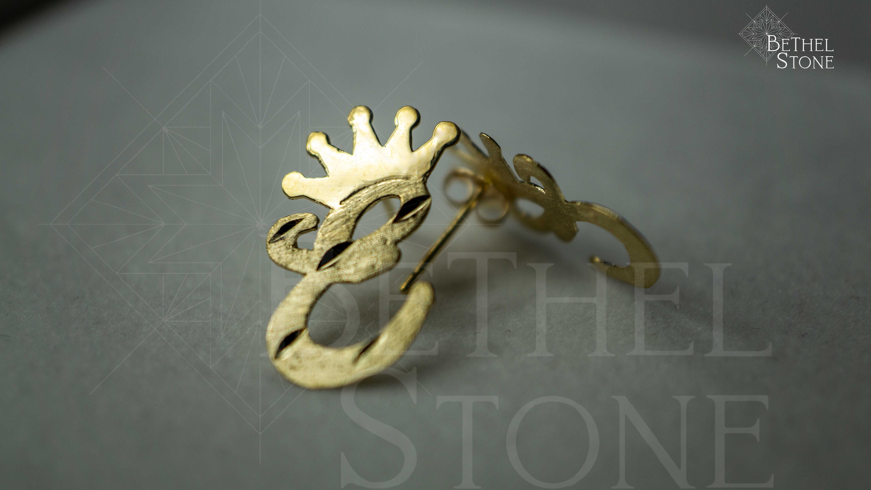 10k gold initial deals earrings