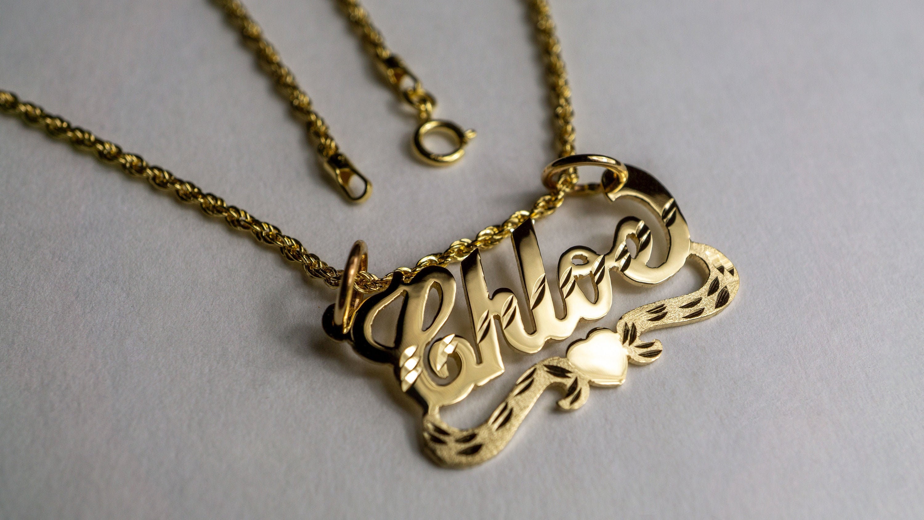 アクセサリー Chloe Logo ribbon gold necklace Chloé Chloé Iconic Necklace | Gold | FARFETCH