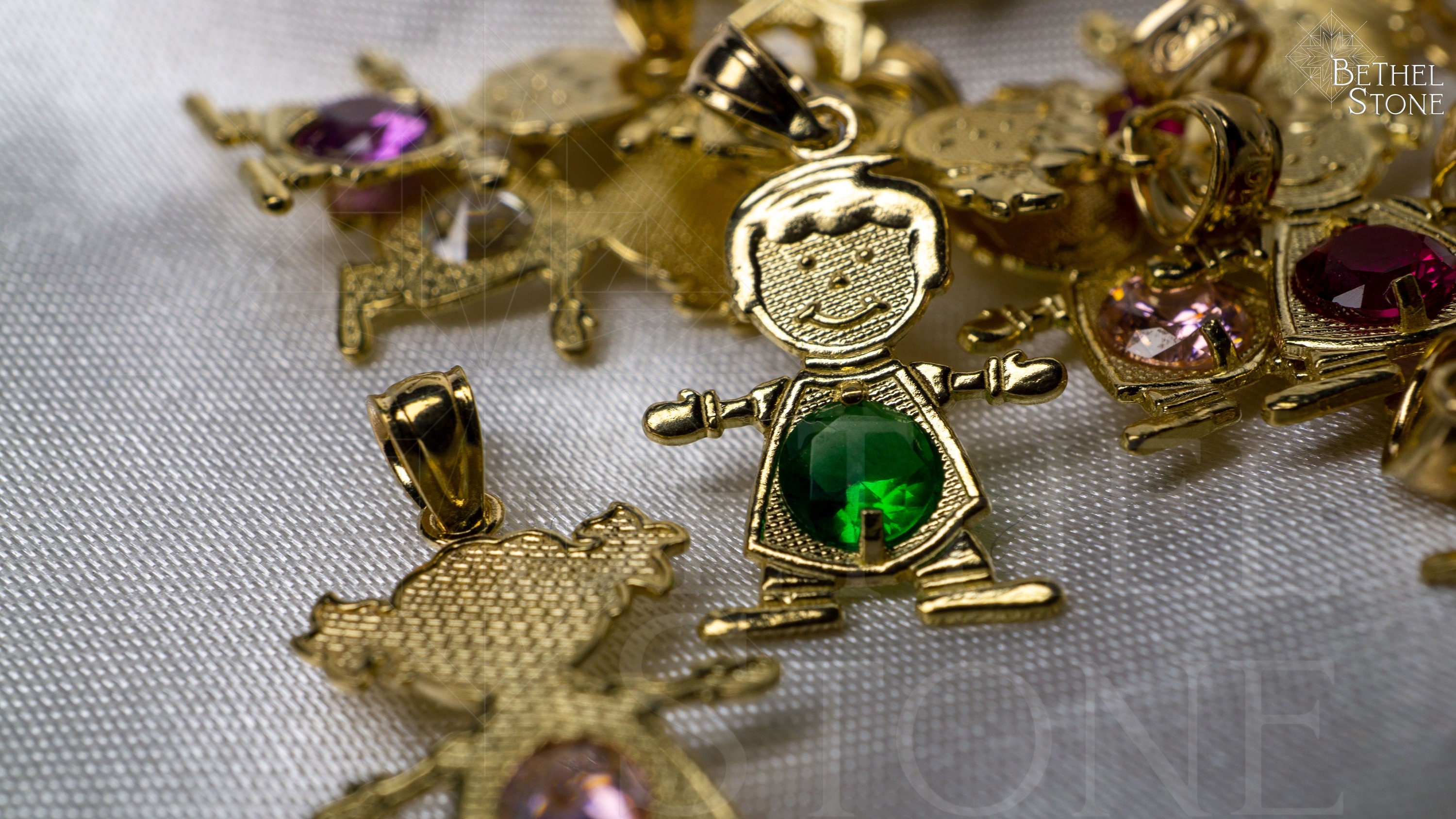 Gold pendant for baby girl store