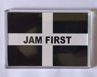 Cornwall Jam First - Kernow Saint Piran's Imán para nevera de Cornualles - 9 cm x 6 cm (Scone Argument)