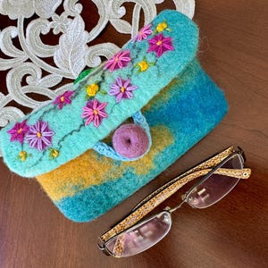 Felted protective purse, Wool purse, Glasses case, 100% wool protective case, Small cosmetic purse, Protective wool purse in envelope style.