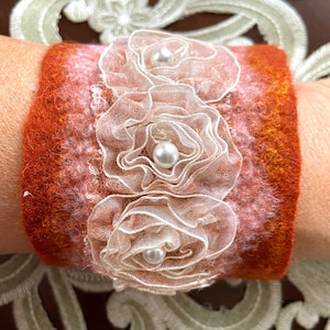 Felted Bracelet, Felted wrist cuff, Art Jewelery, Art Felt, Boho Style Bracelet, Gift, Felted Accessory