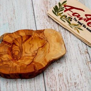 Rustikaler Aschenbecher aus Olivenholz, Windaschenbecher Handmade, Naturschnitt, Länge variabel, Natur Deko Geschenk Männer
