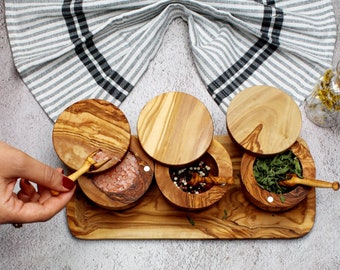Set van 7 olijfhouten zout- en kruidenpotjes met magneetsluiting, bordje en kruidenschepje, handgemaakt