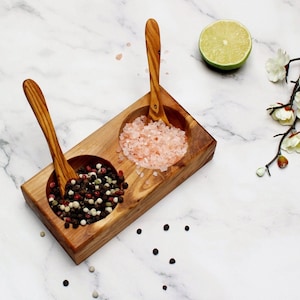 Open Olive Wood Spice Jar with 2 Mini Salt Spoons – Handmade | Rustic Salt Cellar | Wooden Spice Bowl | Natural Kitchen Gift